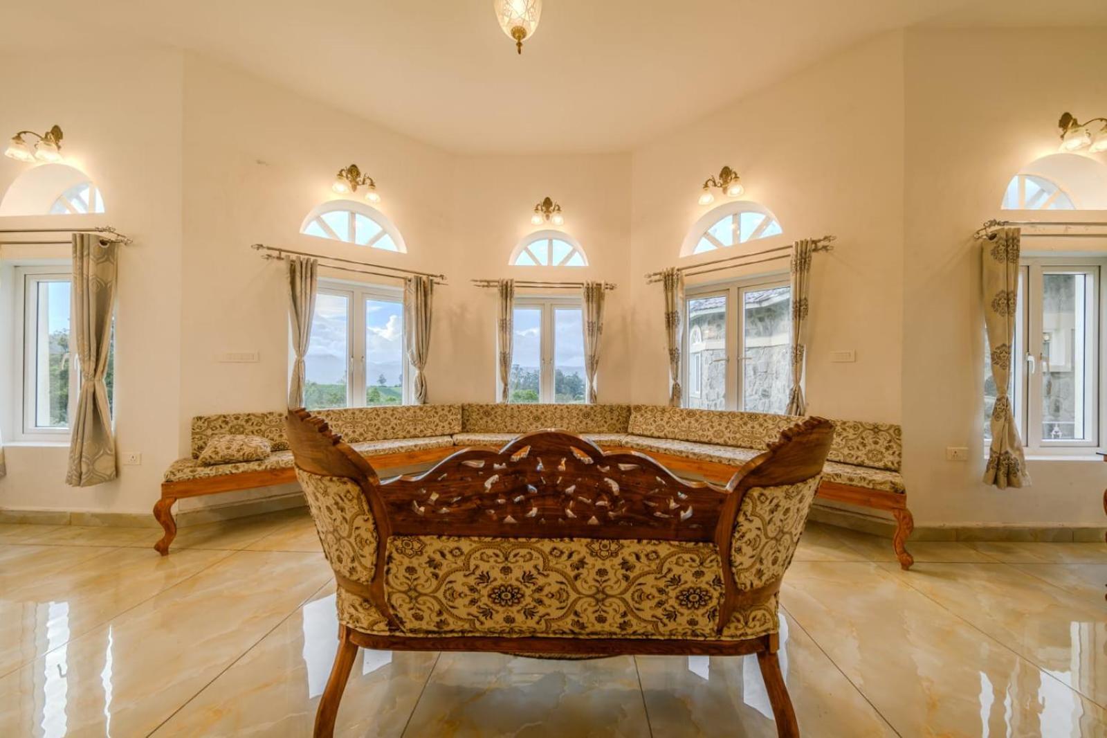 Emerald Stays Ooty By Voye Homes , Italian Luxury Near Ooty Emerald Lake Экстерьер фото